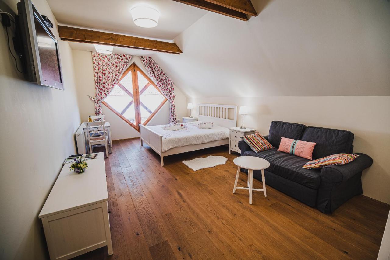Farm Stay Zurej Шентьюр Экстерьер фото
